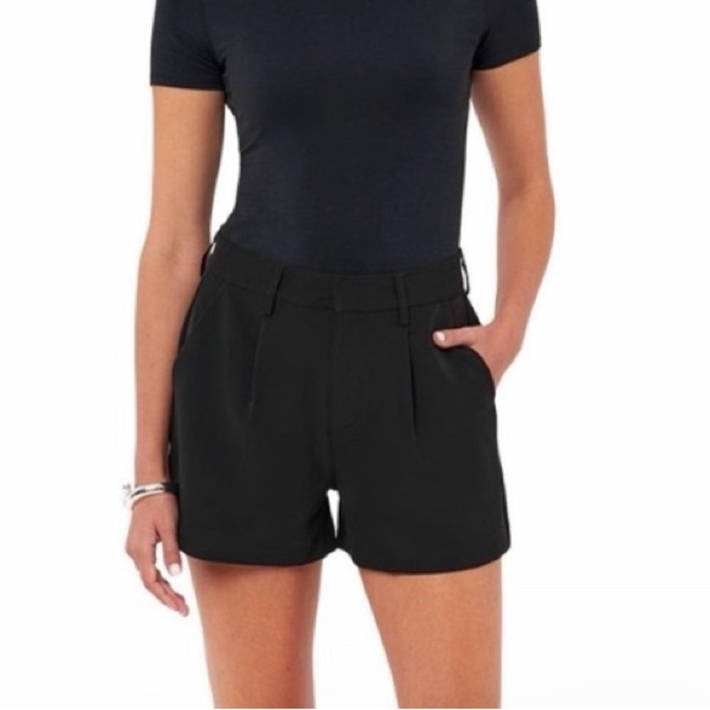 Edited by Remi Bader black tailored trouser short size 12